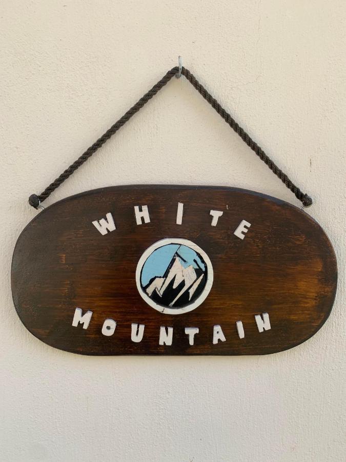 “White Mountain”, Pisoderi别墅 外观 照片